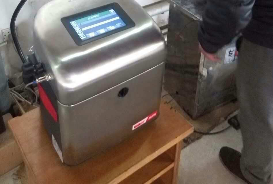 润滑油塑料桶上的日期型号喷码